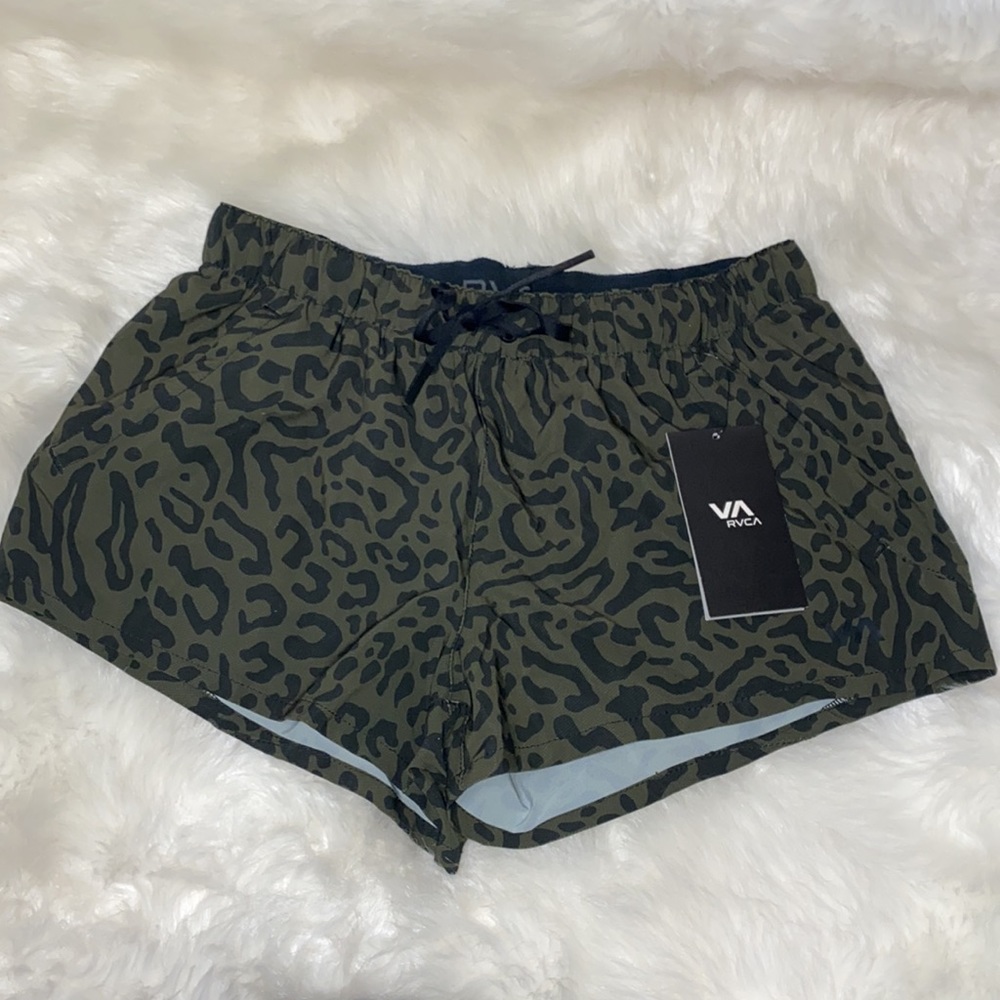 RVCA women’s low rise yogger short